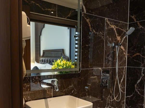 Hoang Gia Xa La Boutique Hotel Ханой Екстериор снимка